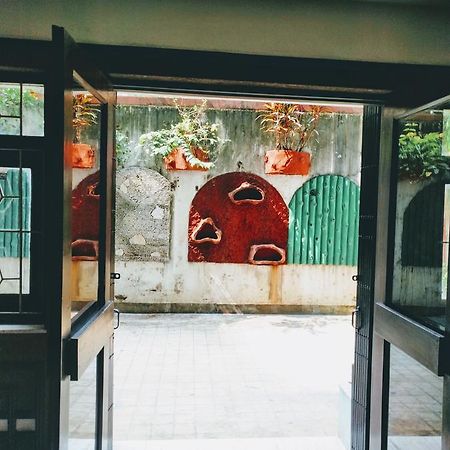 Ashray Guesthouse Калькутта Экстерьер фото