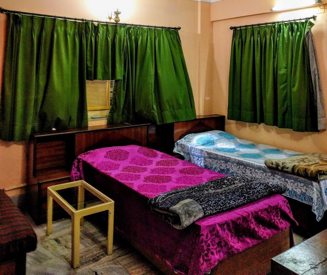 Ashray Guesthouse Калькутта Экстерьер фото