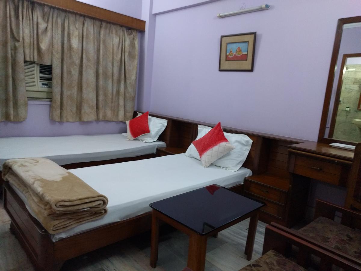 Ashray Guesthouse Калькутта Экстерьер фото
